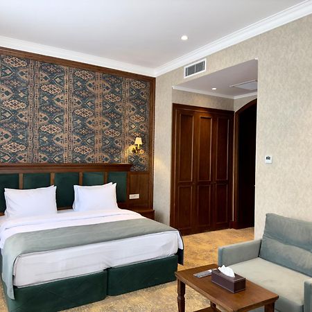 Midway Baku Hotel Buitenkant foto