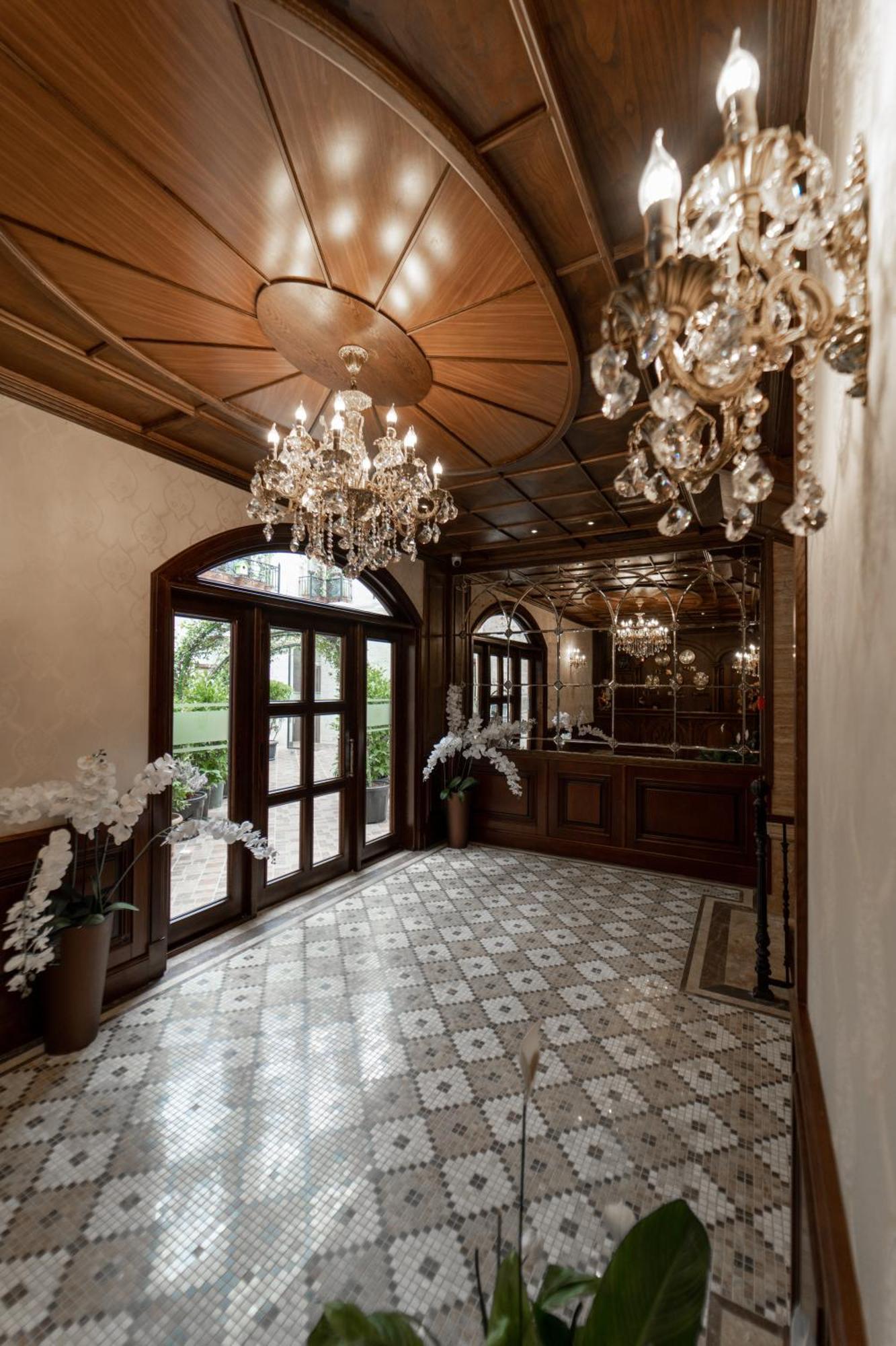 Midway Baku Hotel Buitenkant foto