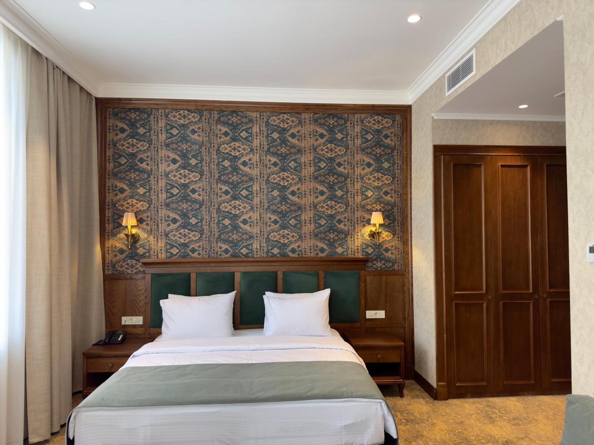 Midway Baku Hotel Buitenkant foto