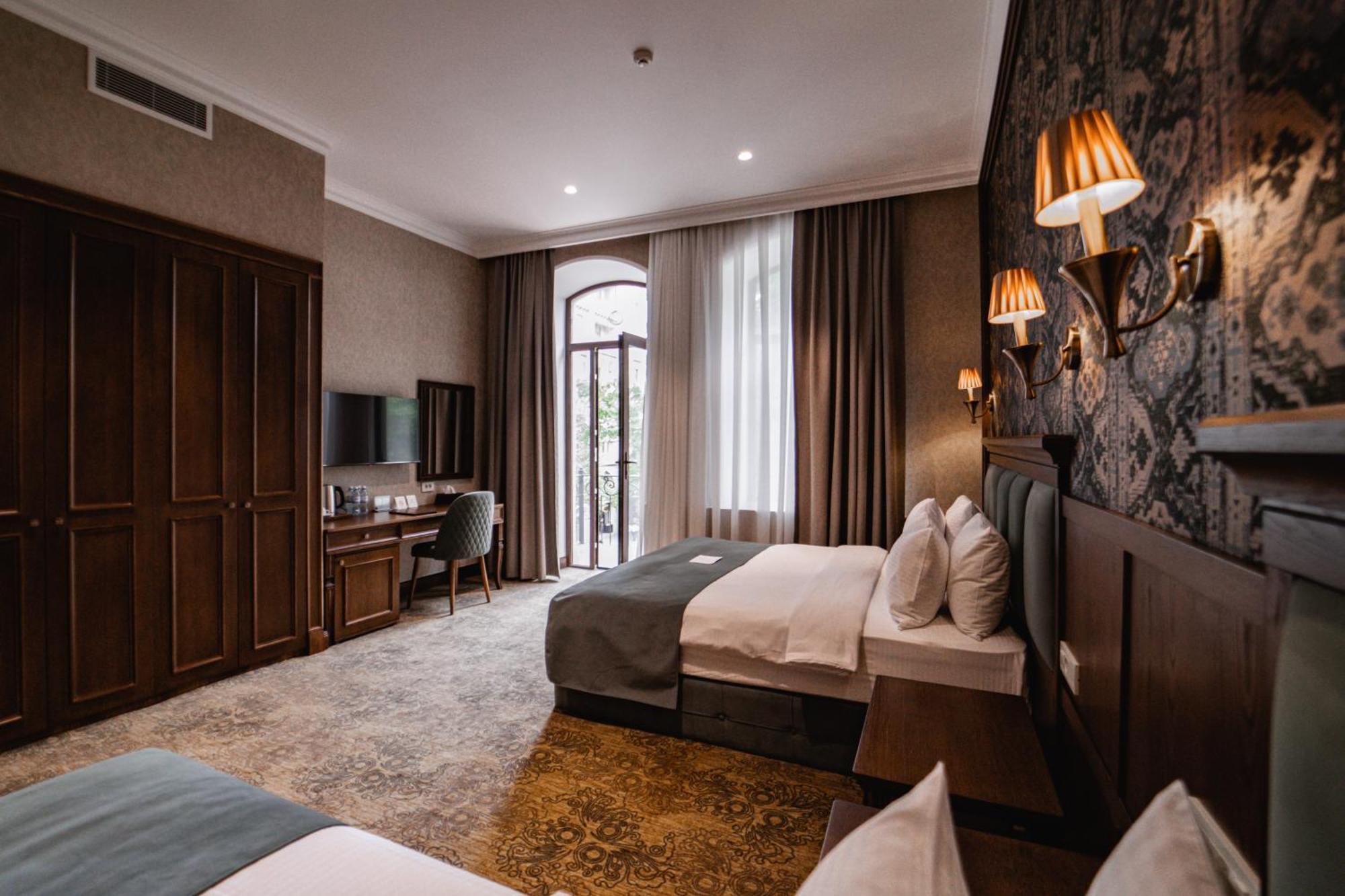 Midway Baku Hotel Buitenkant foto