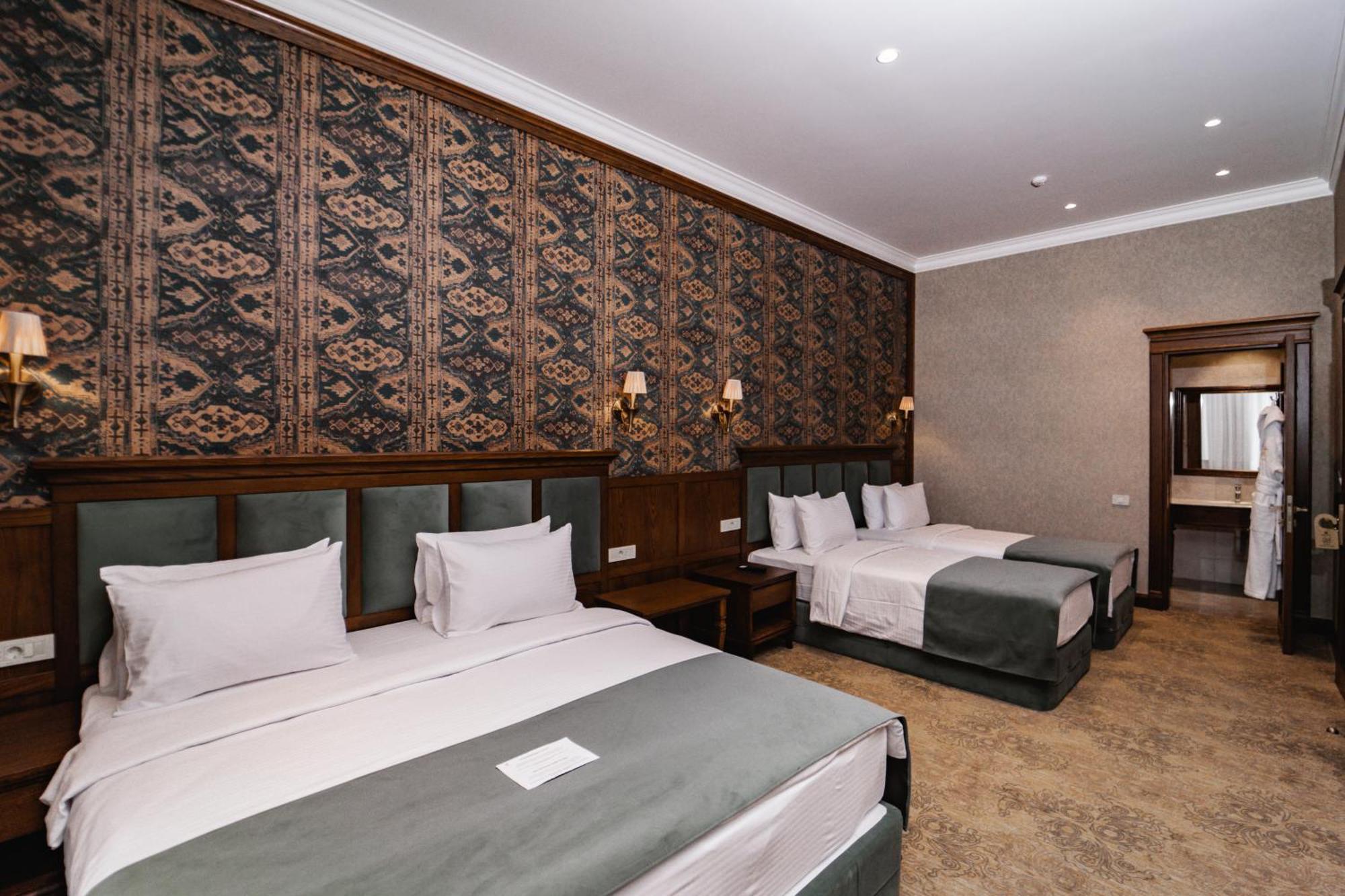 Midway Baku Hotel Buitenkant foto